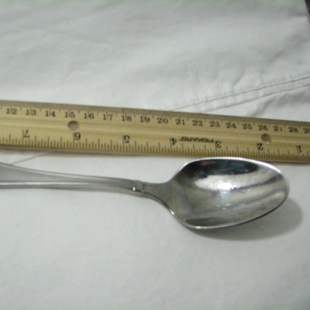 ONEIDA 18/10 GARNET PATTERN Place/Oval Soup Spoon 7 INCH - Picture 2 of 12